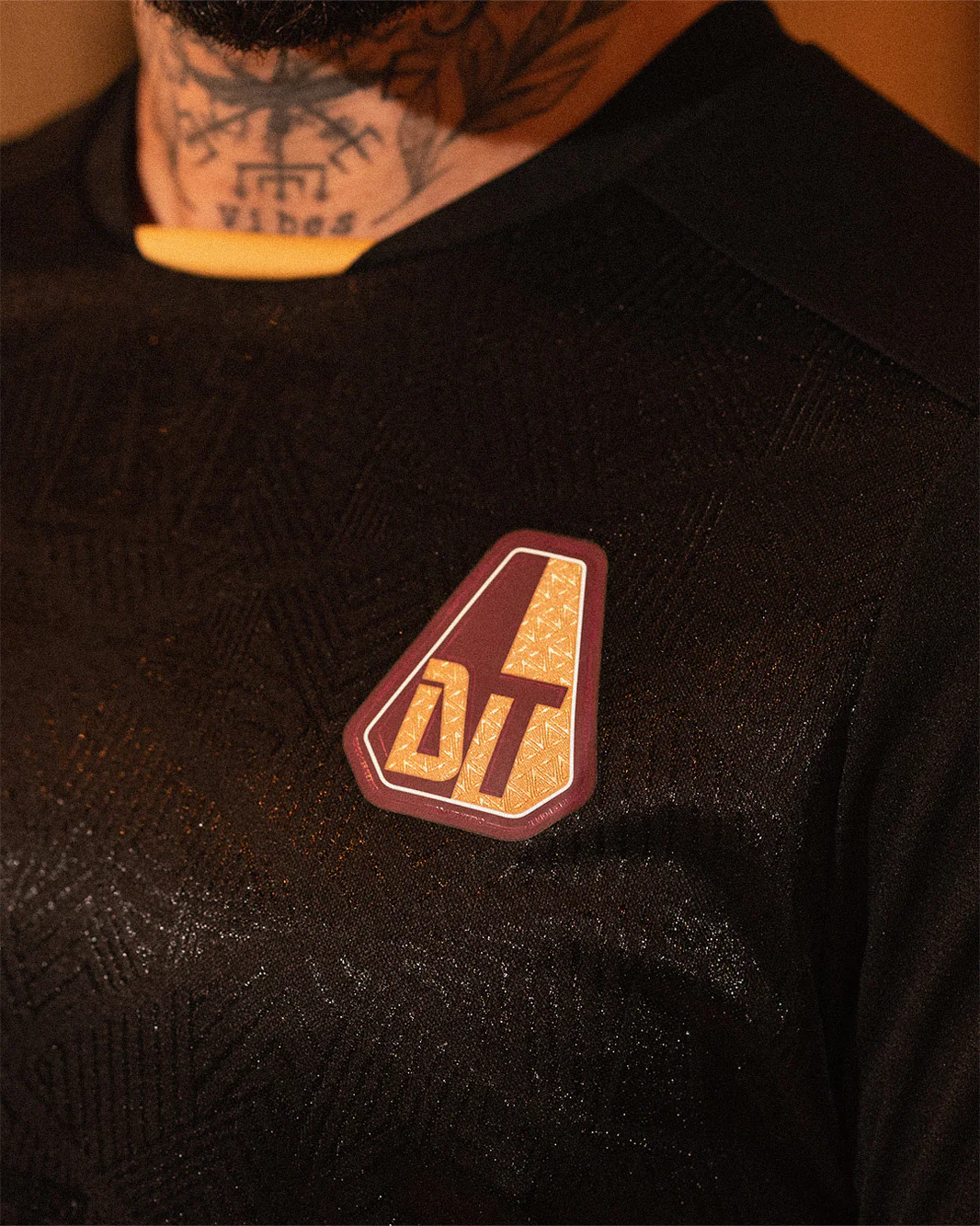 Camiseta Negra Deportes Tolima